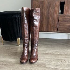 Leather over the knees boots. Italian brand. Size 39